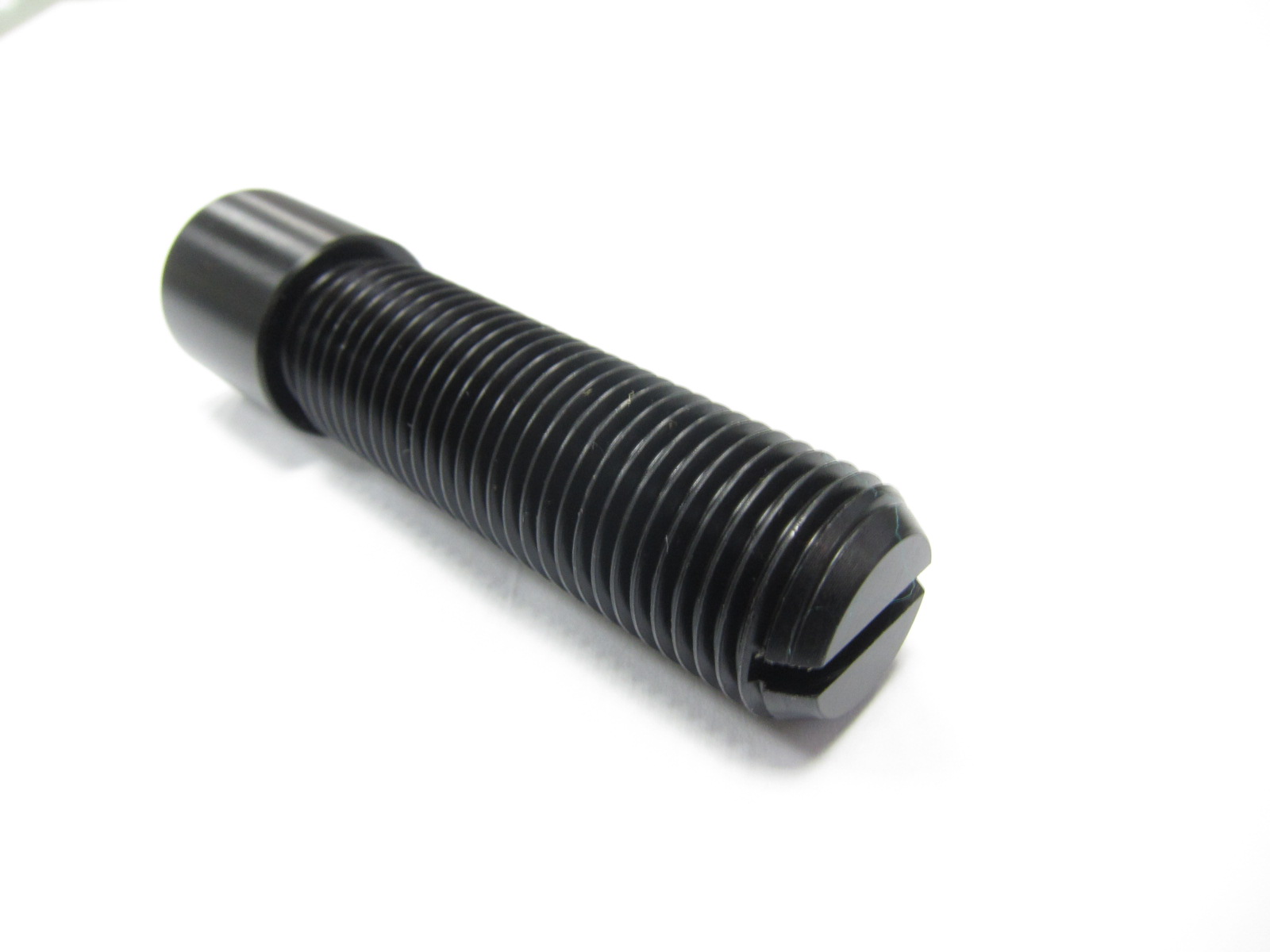 POM Thread Stud